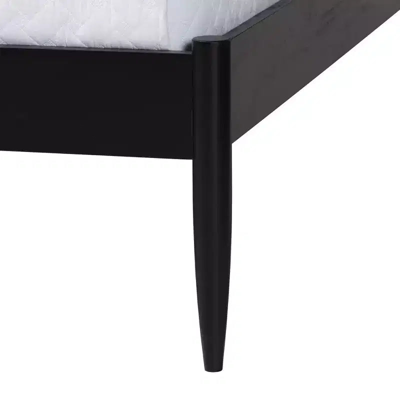 Ensemble de chambre à coucher 4 pièces Florica Art déco noir en bois pour grand lit avec deux tables de chevet de Baxton Studio