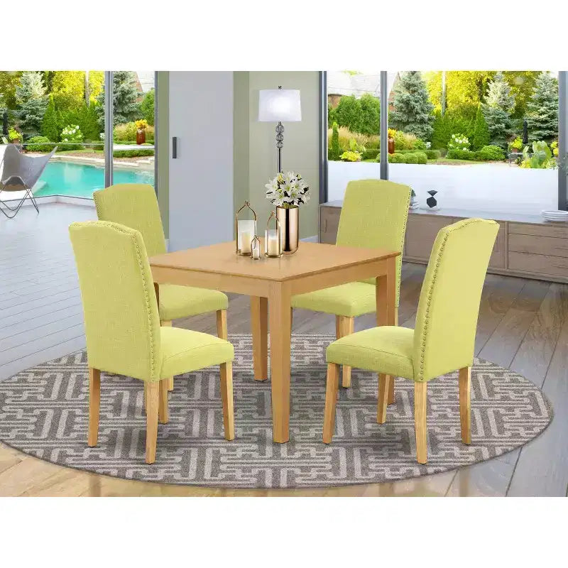 Ensemble repas néoclassique - Table carrée 5 pièces et chaises Parson - Tissu lin pieds chêne - 36 pouces