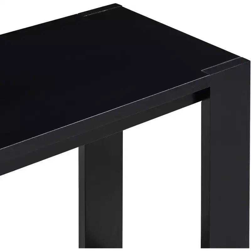 Console minimaliste avec étagère inférieure et quatre pieds, idéale pour l'entrée, le couloir, le salon ou le vestibule avec des caractéristiques distinctives. Noir