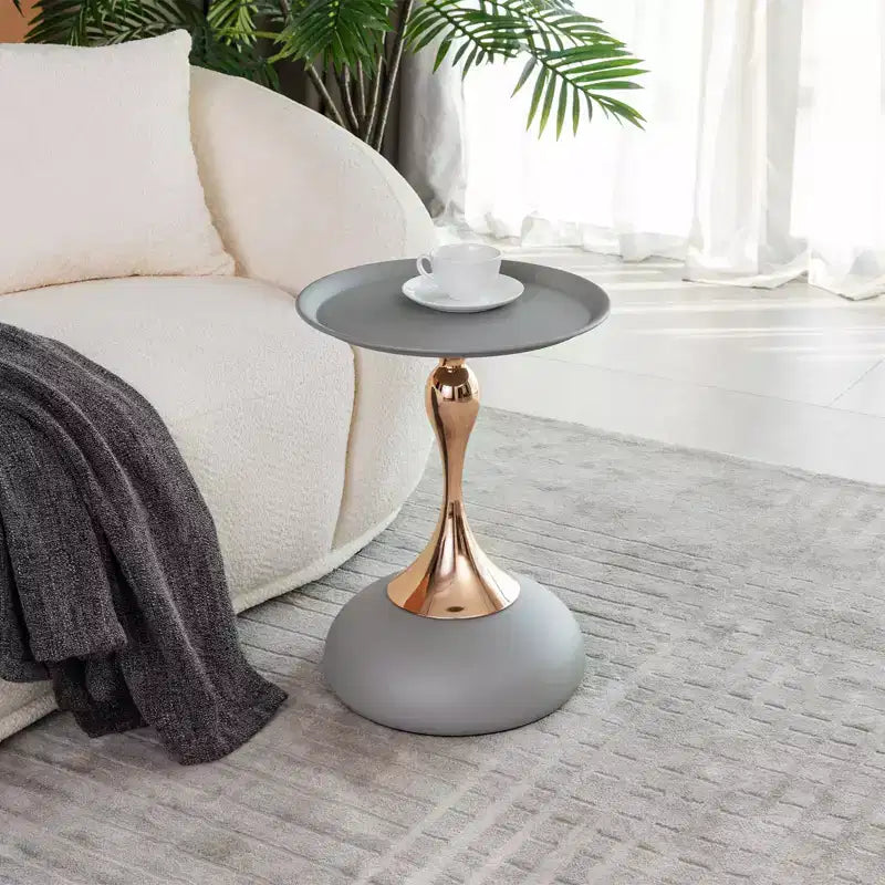 21. Table basse Mermaid End pour le salon, table piédestal chic en métal, table d'appoint chic ronde pour canapé, Art Déco, gris mat