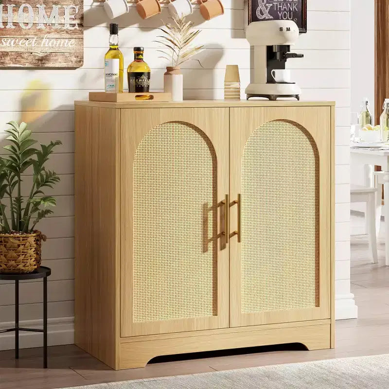 Meuble de bar à café bohème 30 portes en rotin naturel, pieds en bois massif, poignée en métal, meuble TV/buffet de 26,9 H pour salon et salle à manger