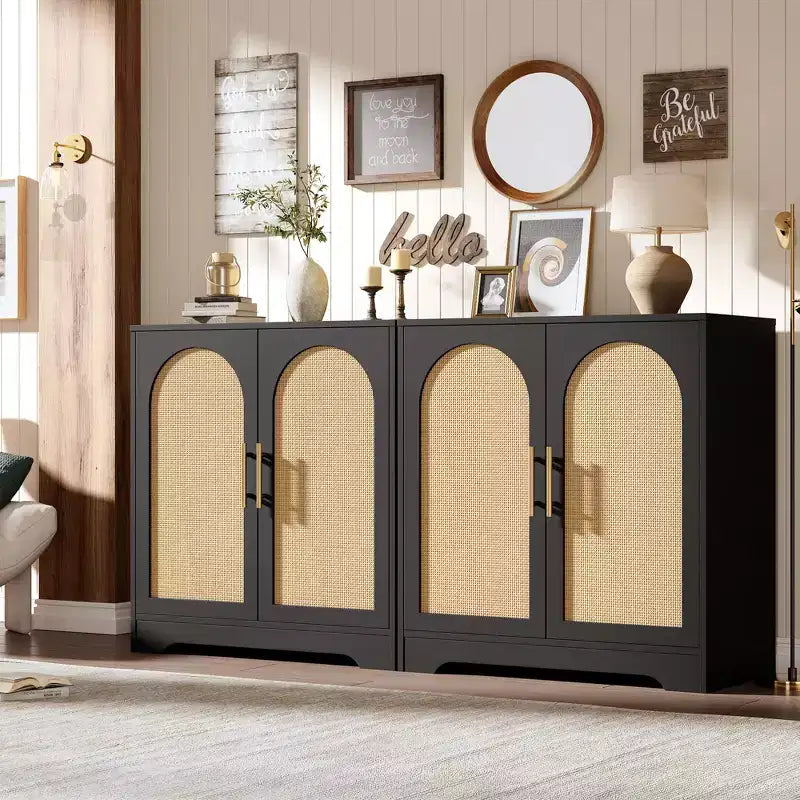 Meuble de bar à café bohème 30 portes en rotin naturel, pieds en bois massif, poignée en métal, meuble TV/buffet de 26,9 H pour salon et salle à manger
