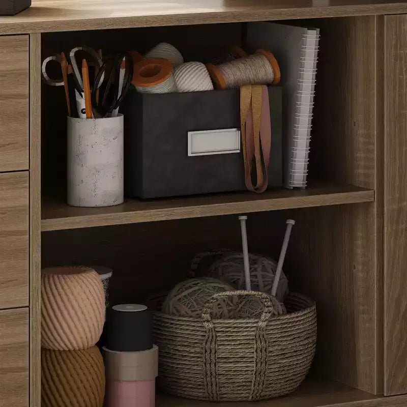 Bureau d'angle réglable en hauteur à effet chêne avec 3 tiroirs et rangement ouvert