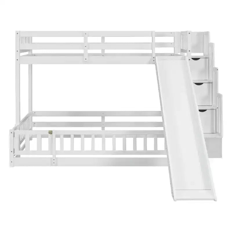 Lit superposé double sur grand format avec toboggan, barrières de sécurité et escalier de rangement