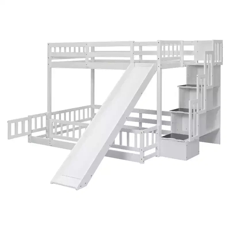 Lit superposé double sur grand format avec toboggan, barrières de sécurité et escalier de rangement