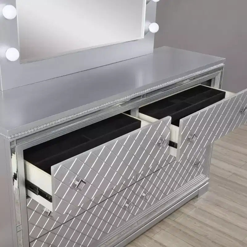 Ensemble de chambre Tenaya de 5 pièces pour grand lit double (Eastern King) argenté/gris - HOMES: Inside + Out