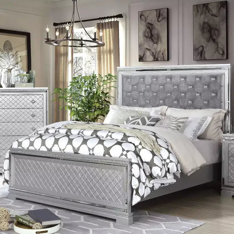 Ensemble de chambre Tenaya de 5 pièces pour grand lit double (Eastern King) argenté/gris - HOMES: Inside + Out